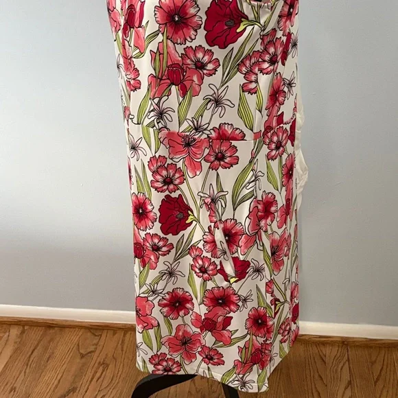 Tail Floral Sleeveless Golf Dress with Shorts - Picture 3 of 5